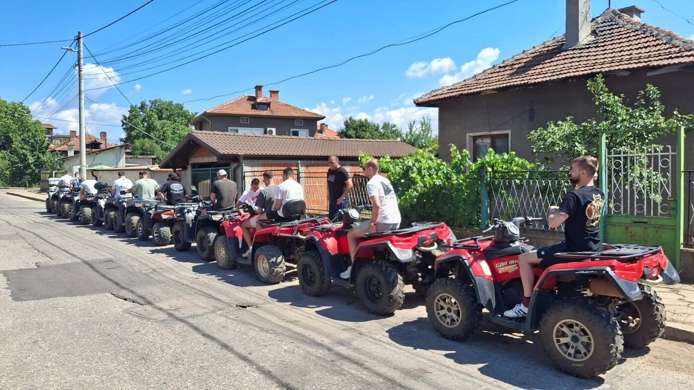 АТВ с водач