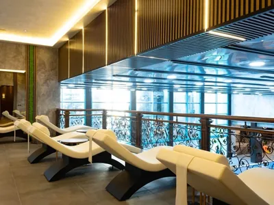 Swimming pool and jacuzzi in Sofia