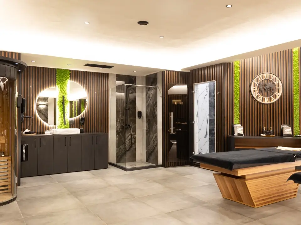 Private spa suite with sauna and shower