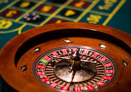 Roulette table in the Al Capone escape room in Sofia