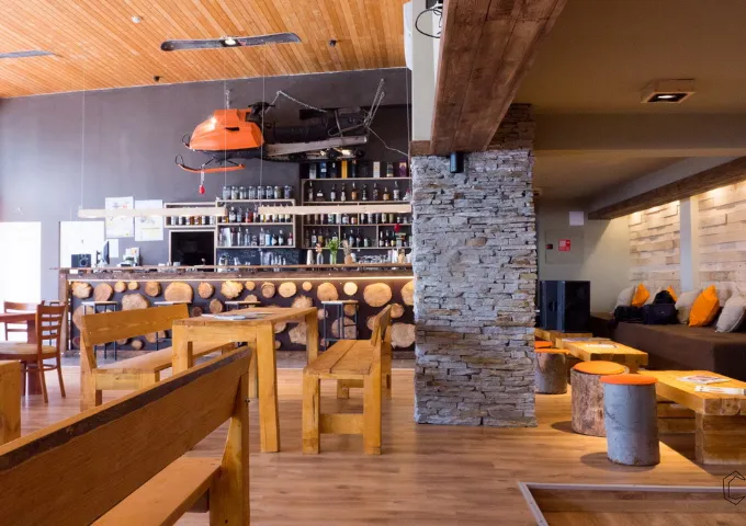 The mountain bar at CARVE indoor ski centre